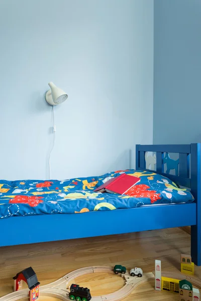 Blått sovrum för pojke — Stockfoto