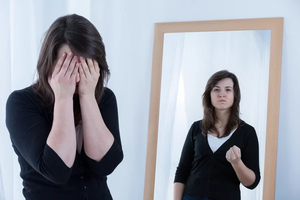 True reflection in the mirror — Stock Photo, Image