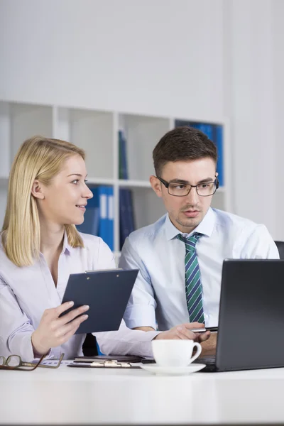 Employés de bureau — Photo