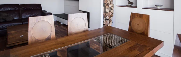 Mesa de comedor de madera — Foto de Stock