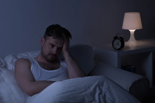 Man suffering from sleeplessness — Stock Photo, Image