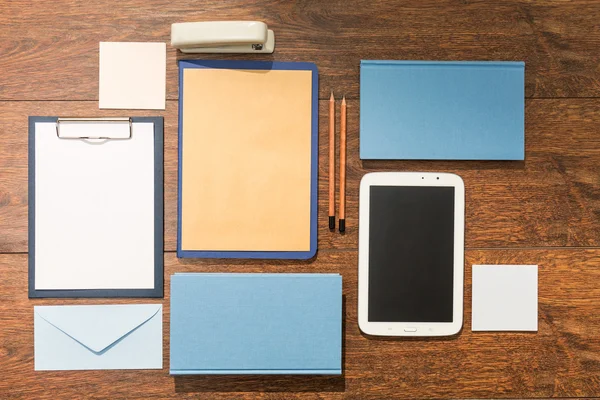 Paper notes and tablet — Stock Photo, Image