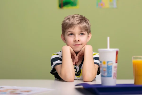 Pause déjeuner en classe — Photo