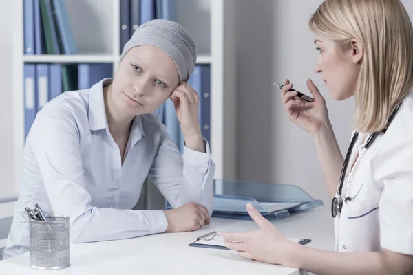 Young businesswoman with cancer — Stock Photo, Image