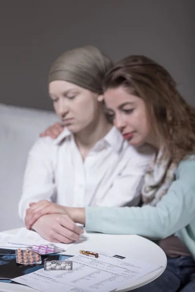 Jonge zakenvrouw met gezwellen — Stockfoto