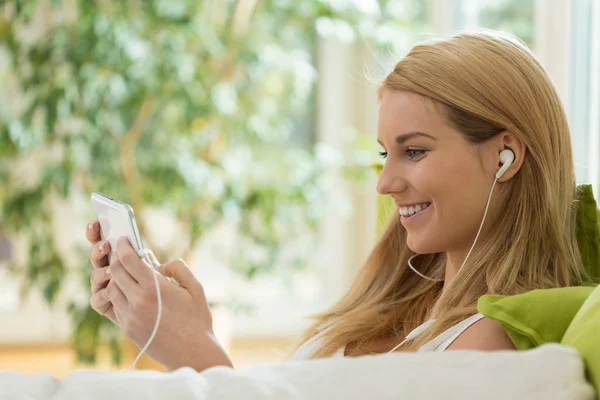 Lazy morning with tablet — Stock Photo, Image