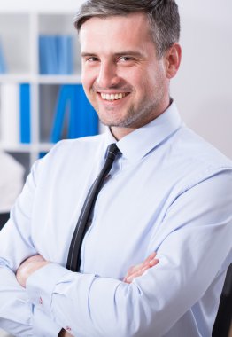 Güzellik gülümseme ile olgun iş adamı