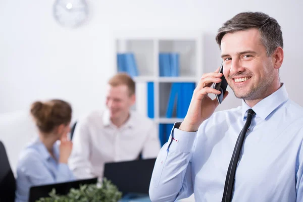 Manager talking on the phone — Stock Photo, Image