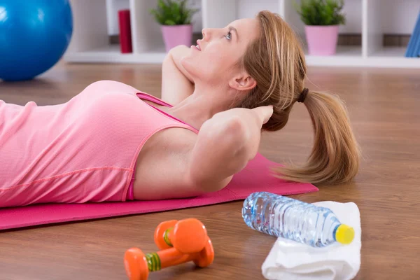 Close-up of exercising woman — Stock Photo, Image