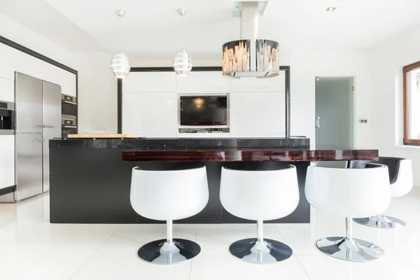 Interior of kitchen in a large mansion — Stock Photo, Image