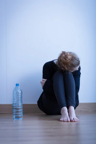 Verzweiflung magersüchtiges Mädchen — Stockfoto