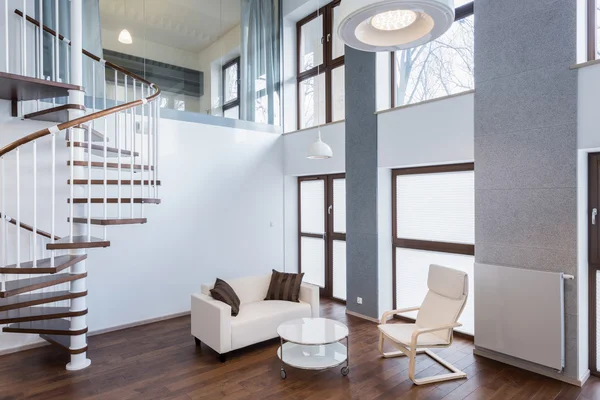 Stairs in living room in contemporary mansion — Stock Photo, Image