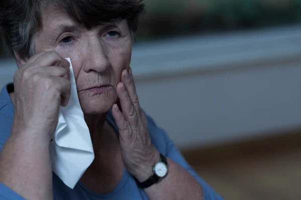 Old women crying — Stock Photo, Image