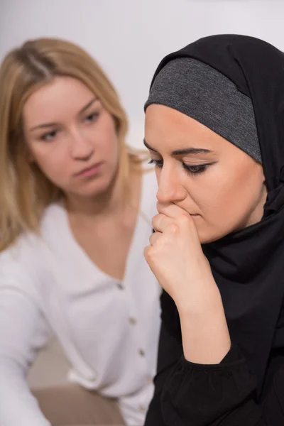 Verzweifelte muslimische Frau — Stockfoto