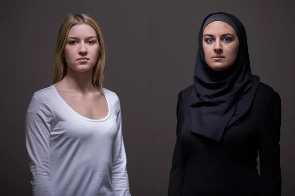 Caucasian and arab women — Stock Photo, Image