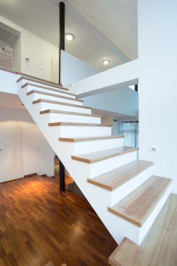 Merdiven raylar olmadan