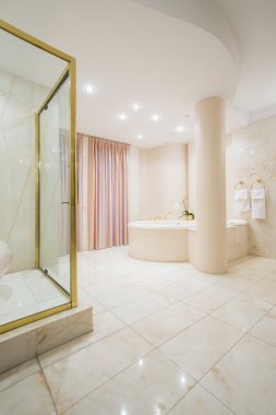 Özel geniş banyo iç