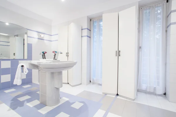 Washstand in fresh restroom — Stock Photo, Image