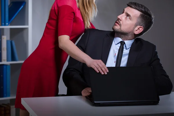 Sexuelle Belästigung am Arbeitsplatz — Stockfoto