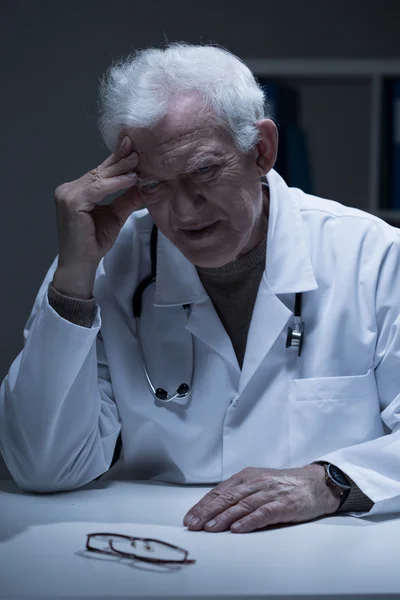 Aged concerned physcician — Stock Photo, Image