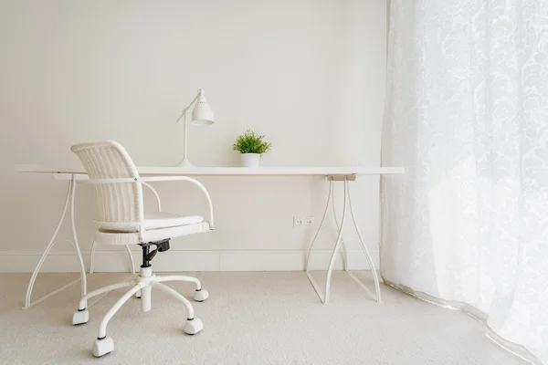 White empty desk — Stock Photo, Image