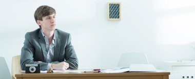 genç bir erkek işçi