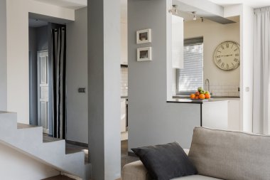 merdivenler oturma odasında