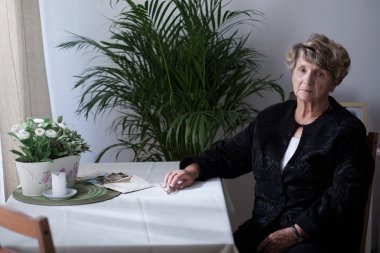 dul kocası hakkında düşünme