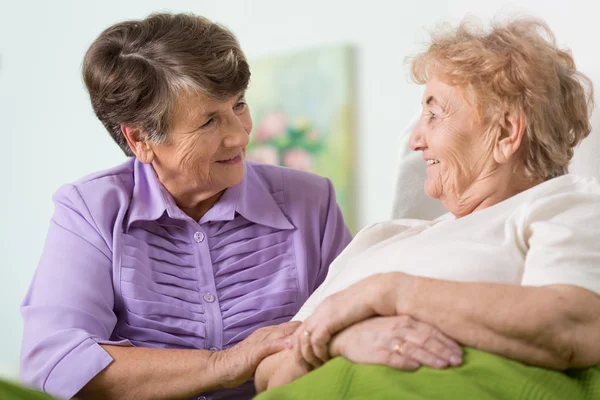 Oude gelukkig vrouwen Rechtenvrije Stockfoto's