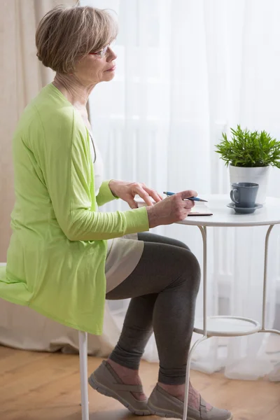 Frau plant das Geschäft — Stockfoto