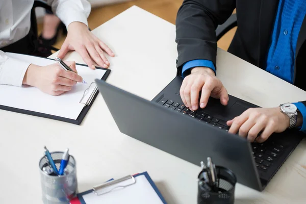 Réunion d'affaires au bureau — Photo