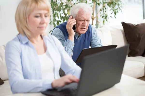 Man and woman working together — Stock Photo, Image