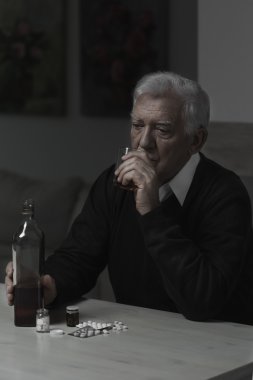 viski içme ve hapları