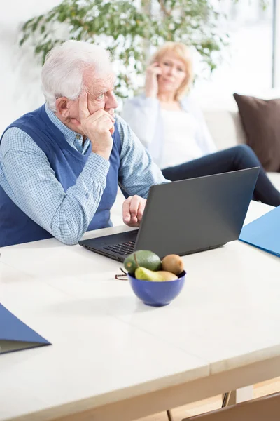 Hombre y mujer en el trabajo — Foto de Stock