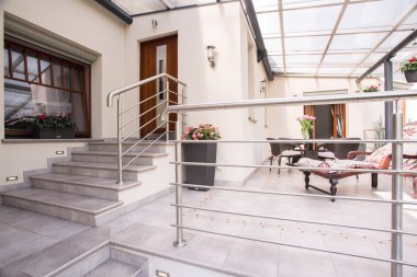 rahat veranda ile müstakil ev