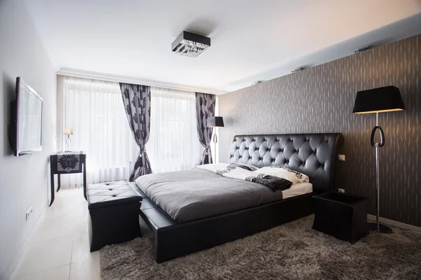 Exklusives Schlafzimmer in Luxusvilla — Stockfoto