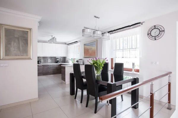 Elegante sala da pranzo — Foto Stock