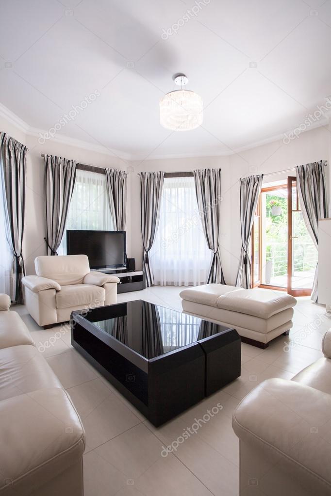 zwart-wit woonkamer — Stockfoto © photographee.eu #76087689 zwart-wit woonkamer — Stockfoto © photographee.eu #76087689