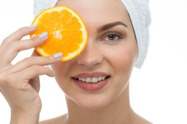 Genç kadının sağlıklı görünüm