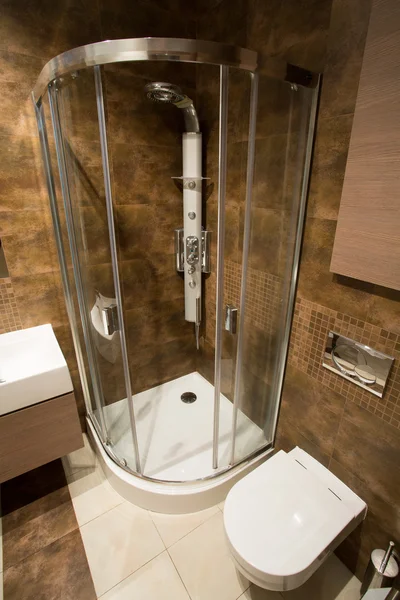 Shower kamar mandi vertikal — Stok Foto