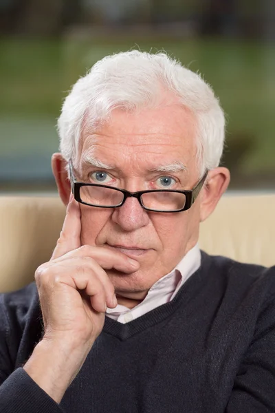 Intelligens idősebb férfi — Stock Fotó