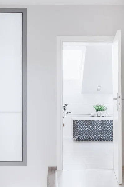 Luxurious white attic bathroom — Stock Photo, Image
