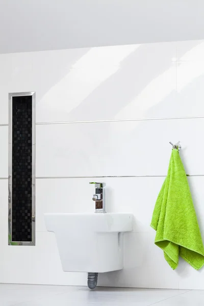 Bidé en baño amueblado moderno — Foto de Stock