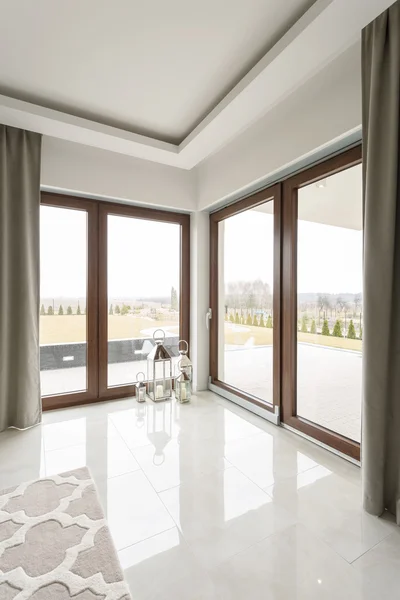 Huge window in contemporary interior — Stock Photo, Image