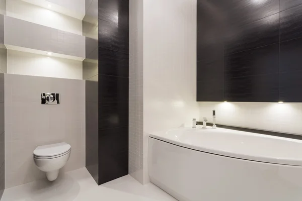 Toilet modern hitam dan putih — Stok Foto