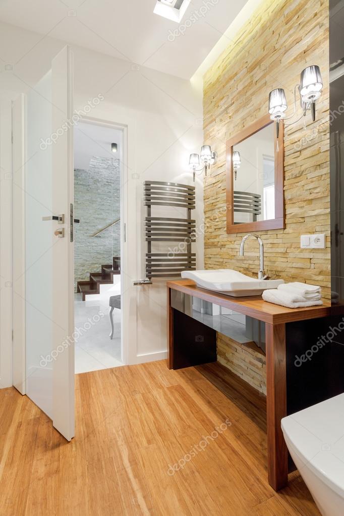 Bruin exclusieve badkamer — Stockfoto © photographee.eu #77036037 Bruin exclusieve badkamer — Stockfoto © photographee.eu #77036037