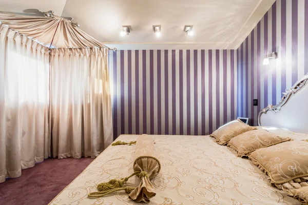 Camera da letto in casa barocca — Foto Stock