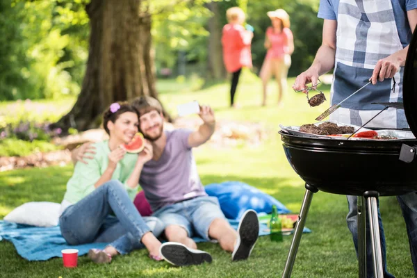 Doing grill in the park — Stock Photo, Image