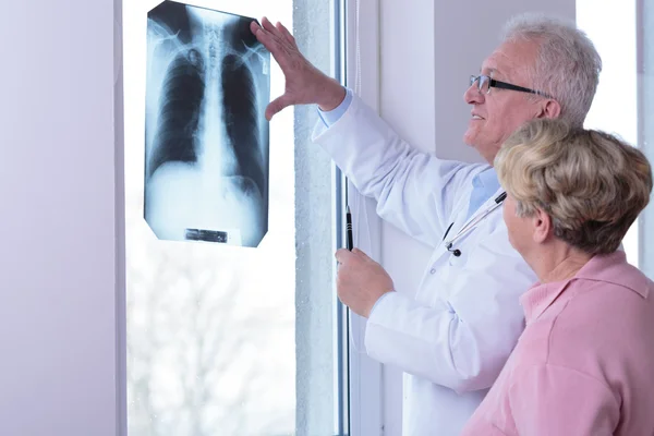 Woman with healthy lungs — Stock Photo, Image