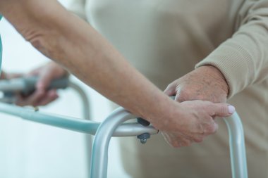 Medic Yardım hastayla zimmer